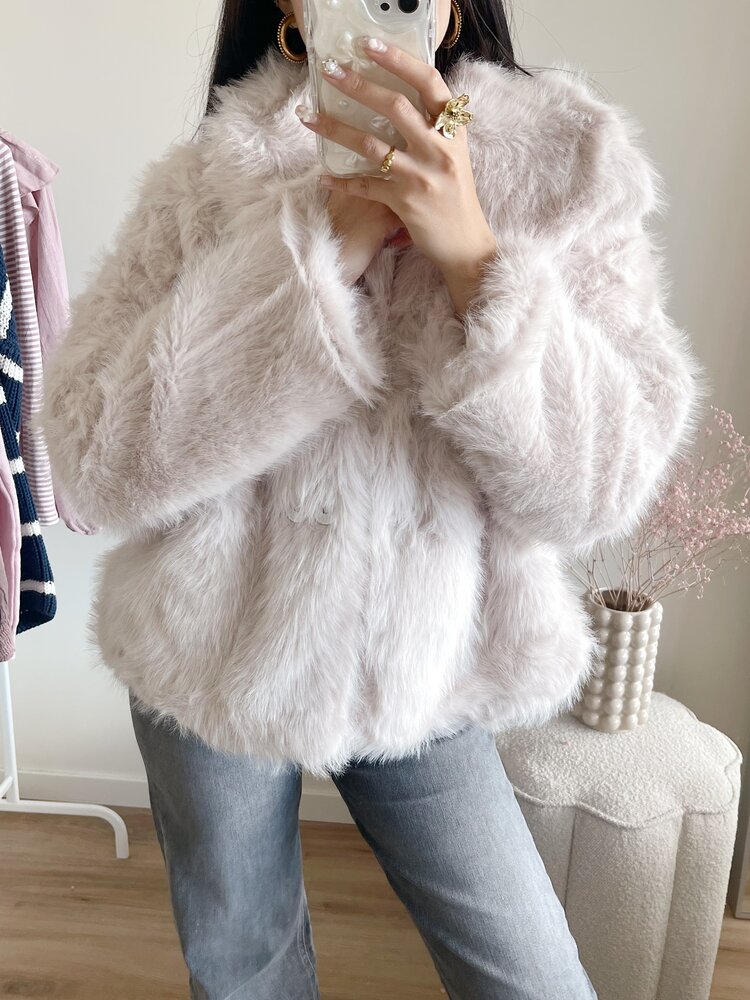 Maia Faux Fur Coat / Cream