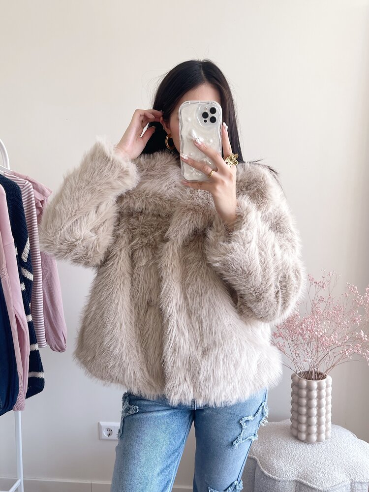 Maia Faux Fur Coat / Taupe