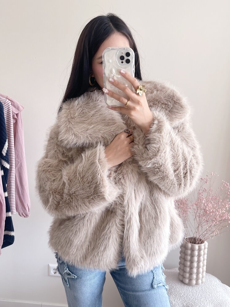 Maia Faux Fur Coat / Taupe