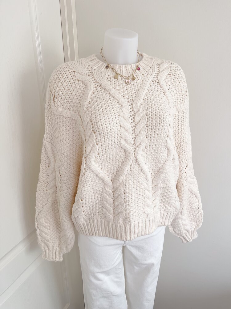 Yona Oversized Knit Sweater / Ivory