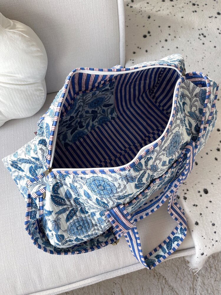 Yasmina Flower Travel Bag / Light Blue