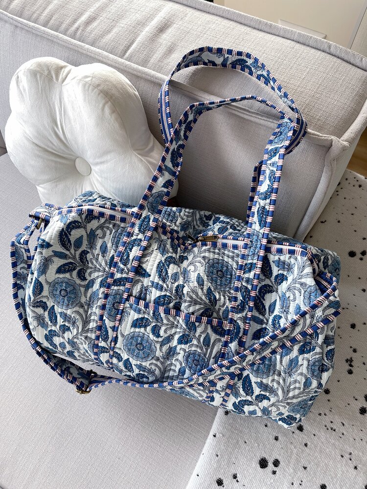 Yasmina Flower Travel Bag / Light Blue