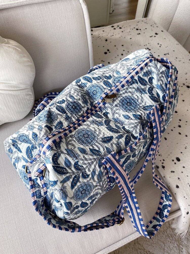 Yasmina Flower Travel Bag / Light Blue