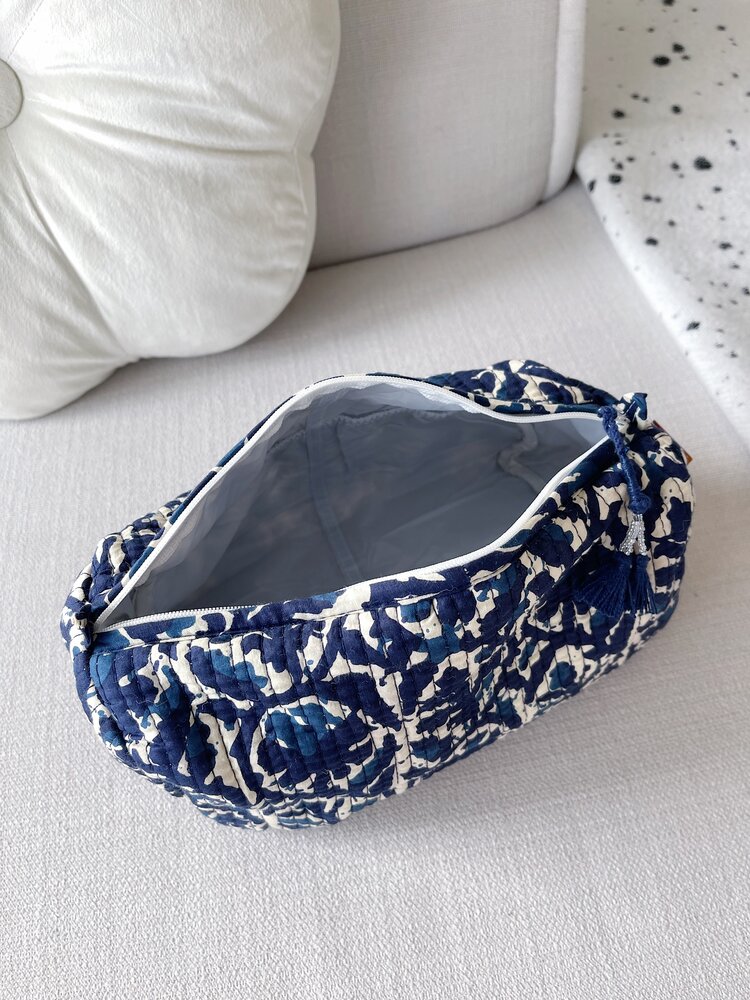 Bali Flower Pouch / Navy Blue (L)