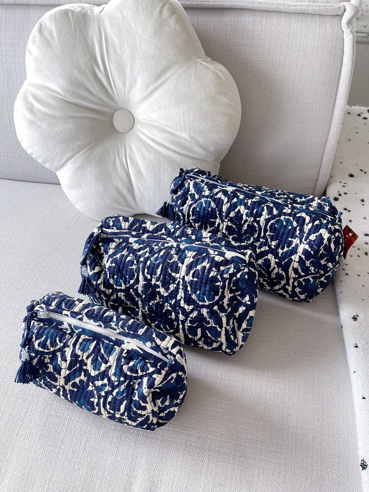 Bali Flower Pouch / Navy Blue (M)