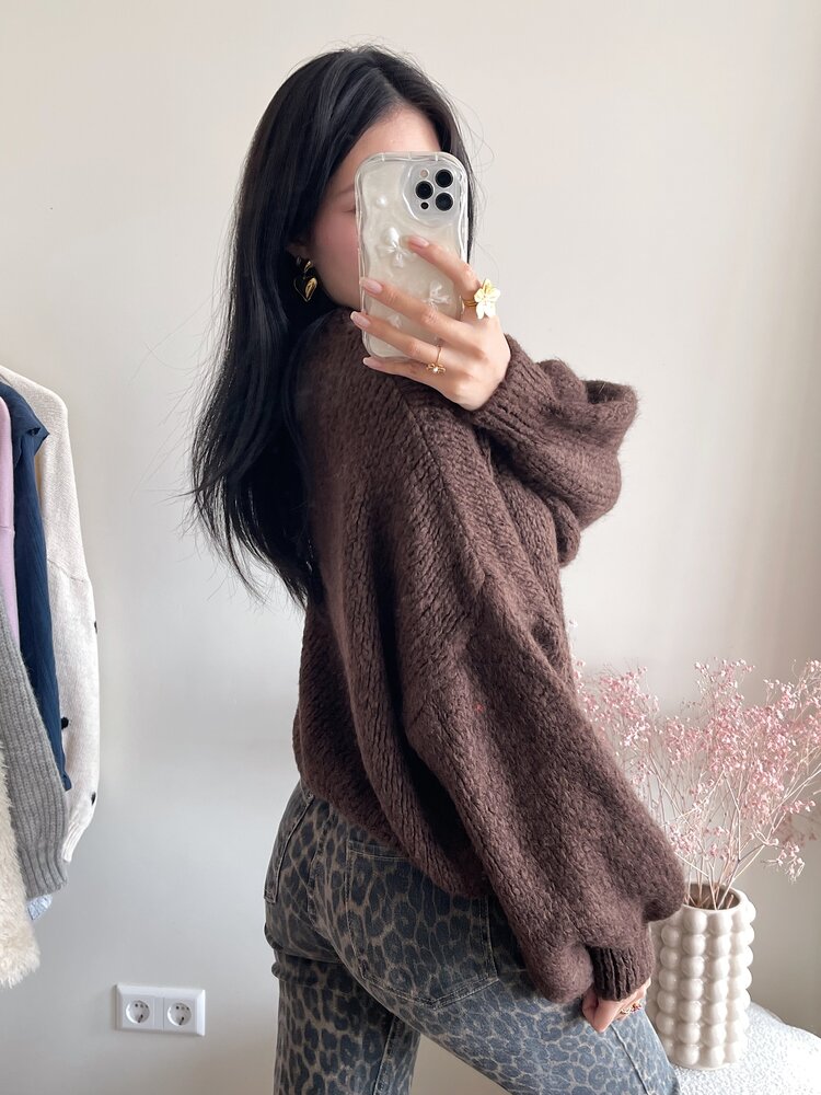 Caro Oversized Knit Sweater / Brown