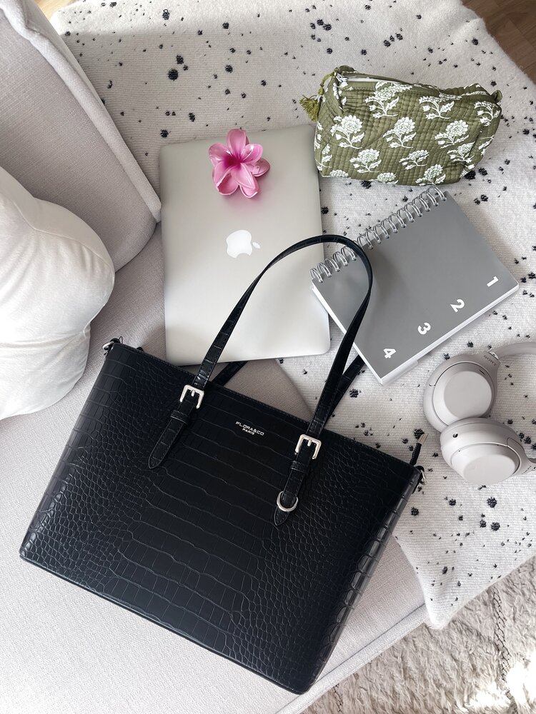 Flora Croco Shoulder Bag / Black