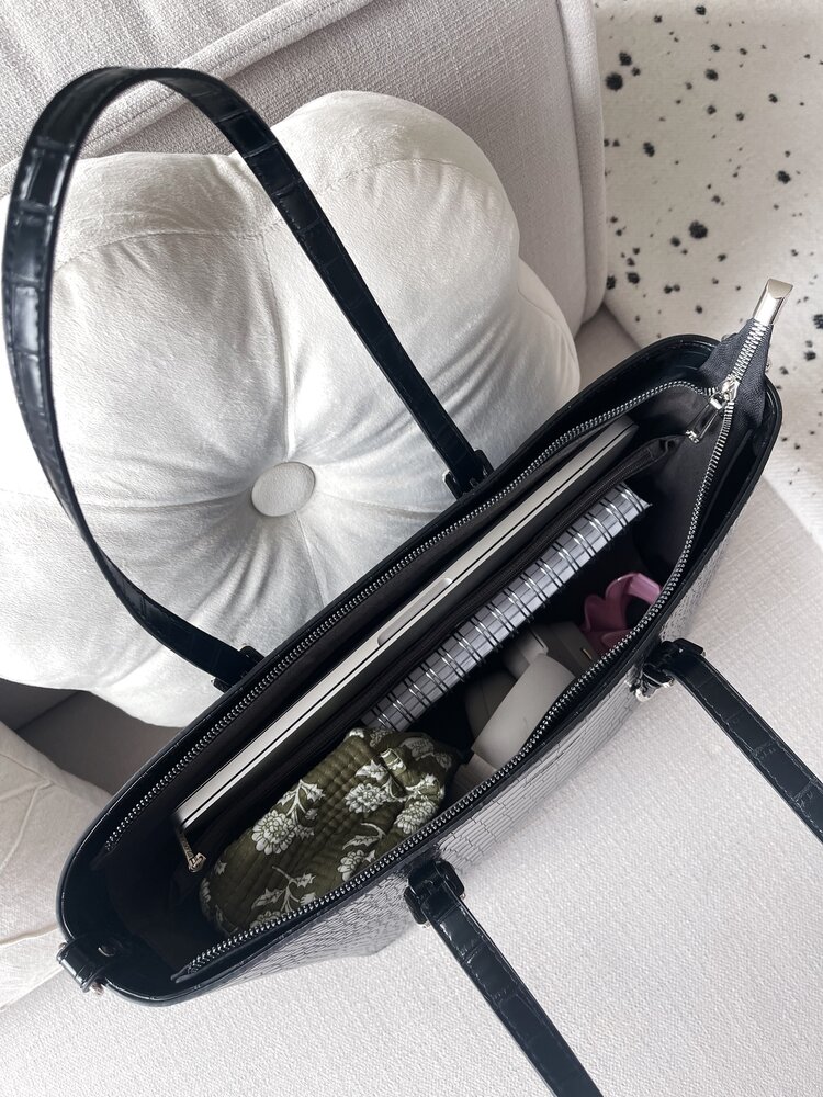 Flora Croco Shoulder Bag / Black