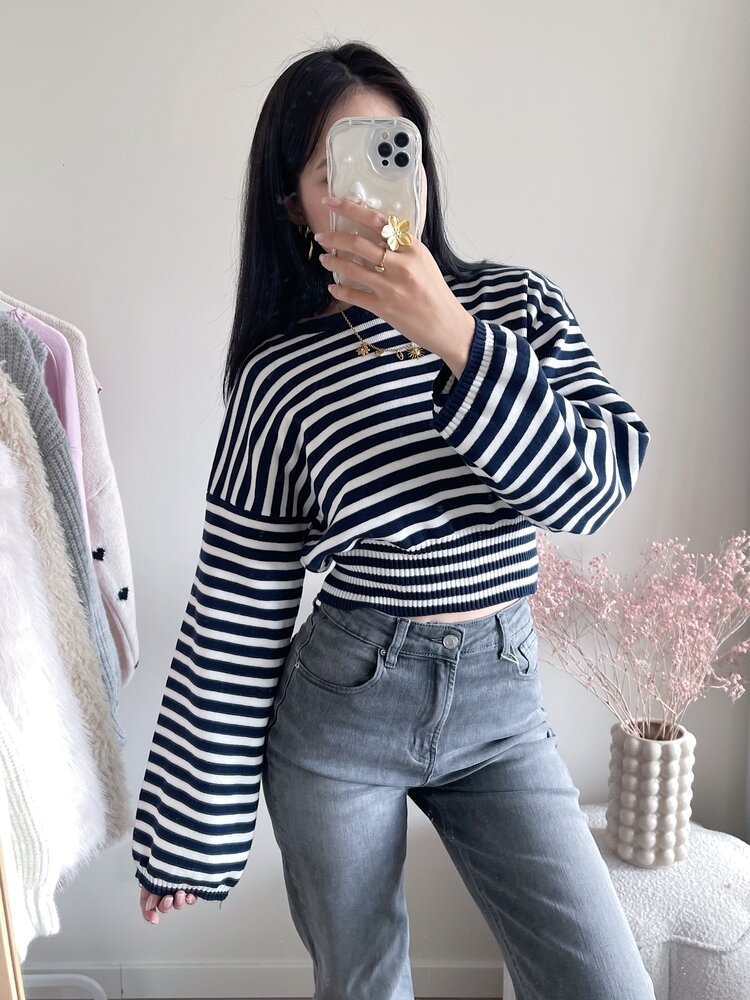 Lana Striped Crop Sweater / Navy
