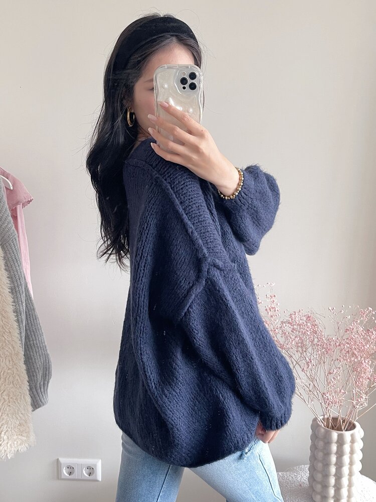 Amber Knit Cardigan / Navy Blue