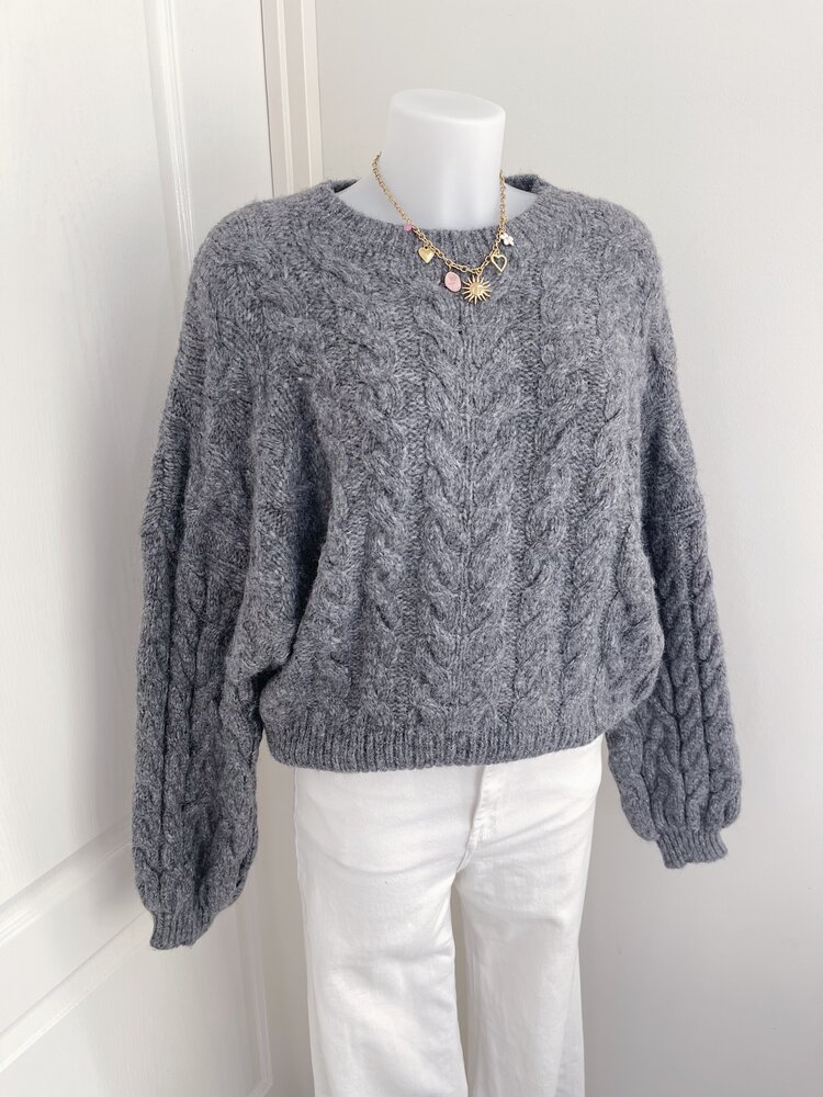 Svea Cable Knit Sweater / Grey
