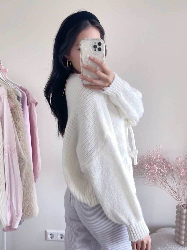 Nimi Bow Knit Sweater / White