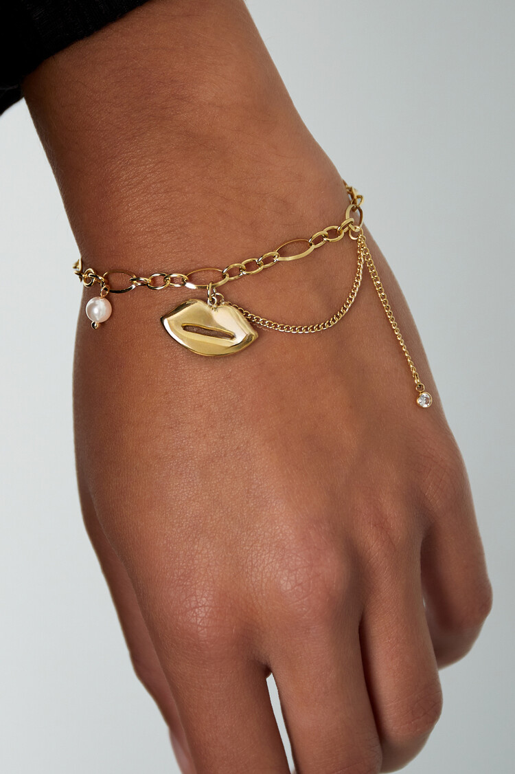 Gold Kiss Me Chain Bracelet