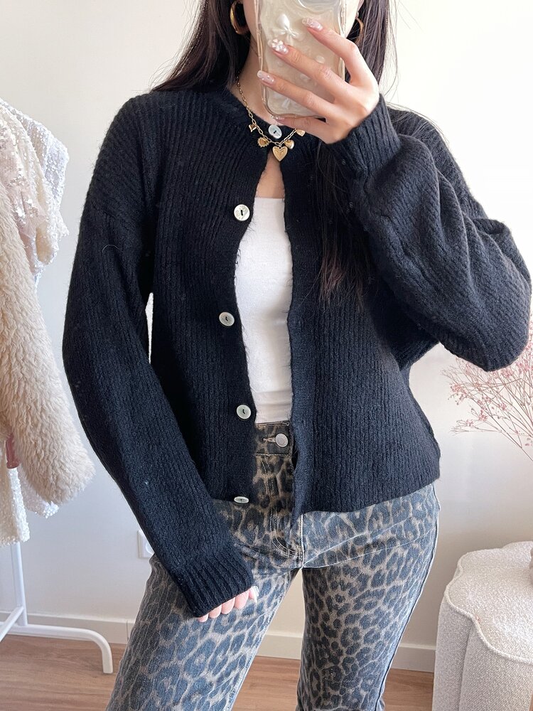 Josefine Button Knit Cardigan / Black