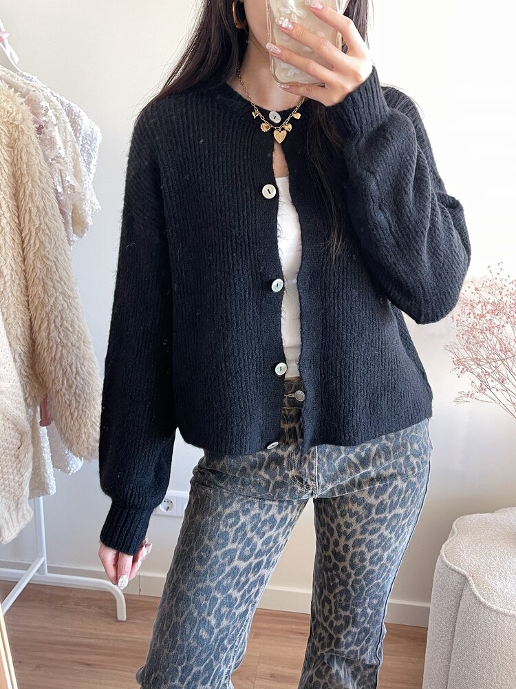 Josefine Button Knit Cardigan / Black