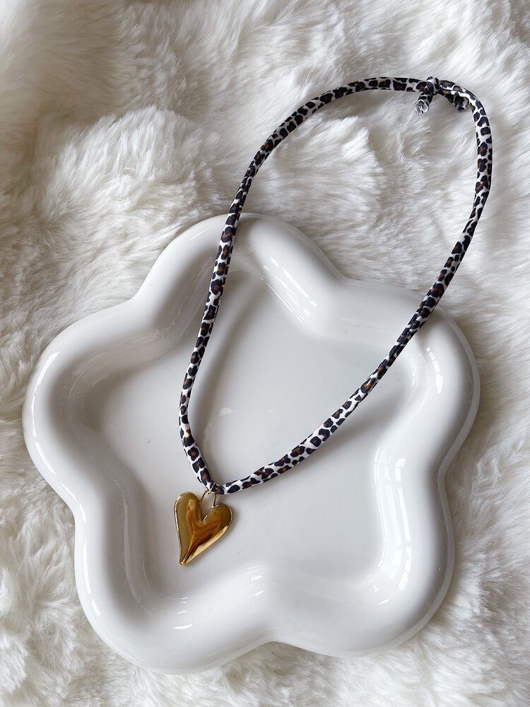 Elastic Heart Necklace / Leopard