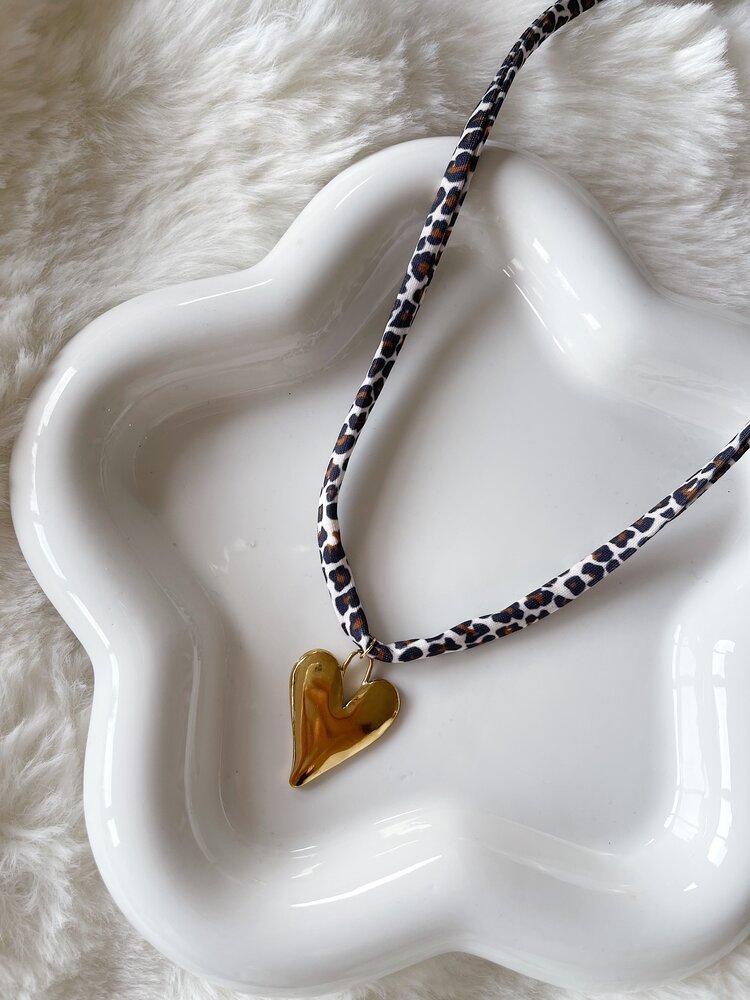 Elastic Heart Necklace / Leopard