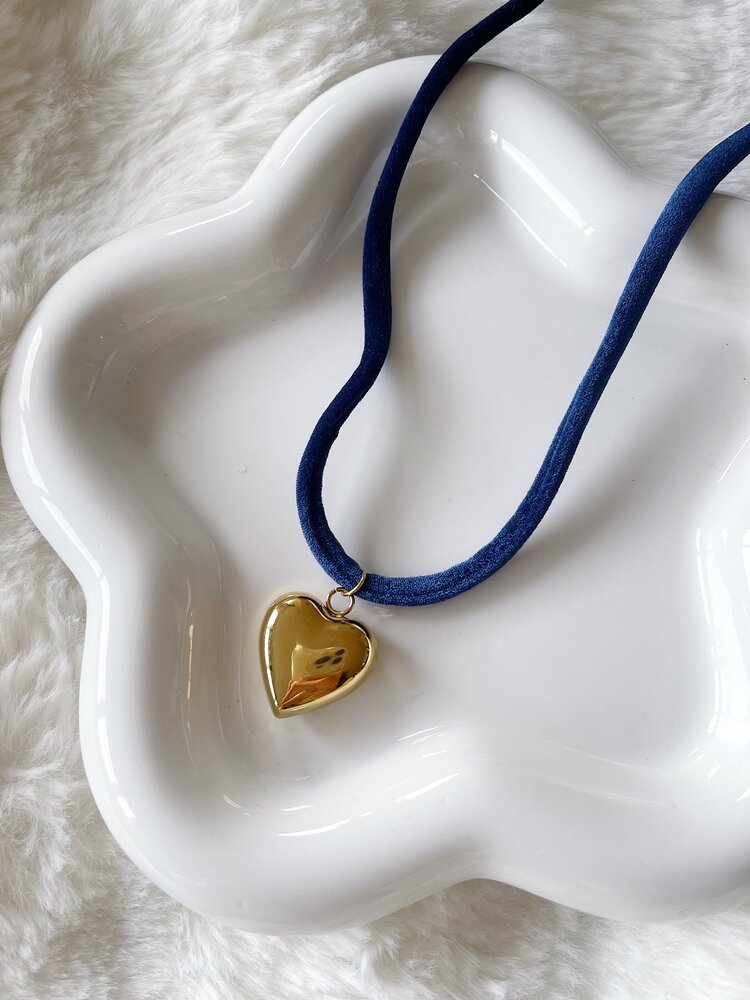 Elastic Heart Necklace / Velvet Navy Blue