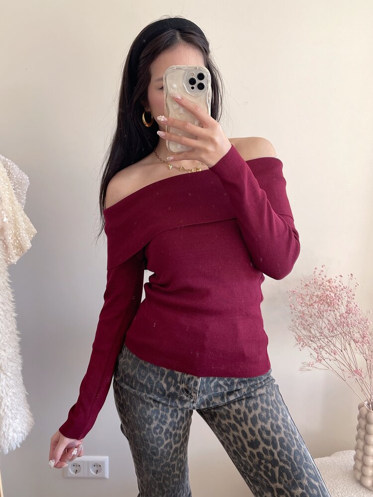 Ebba Off Shoulder Top / Bordeaux Red