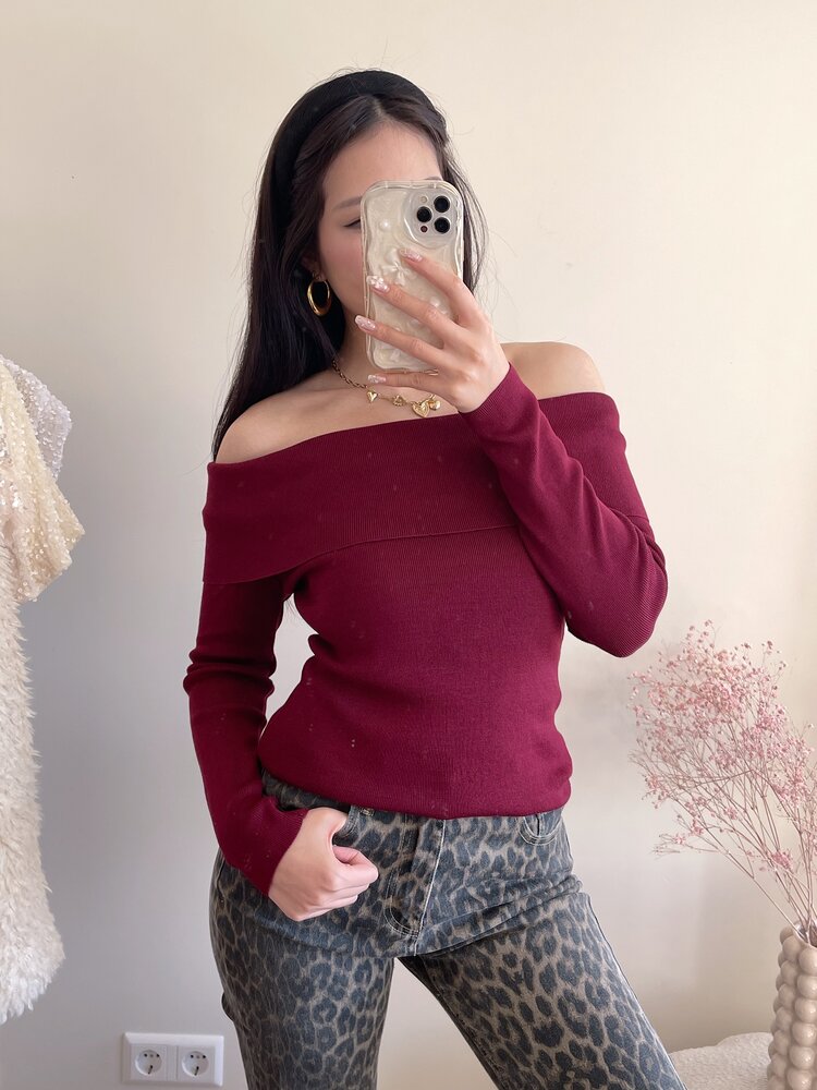 Ebba Off Shoulder Top / Bordeaux Red