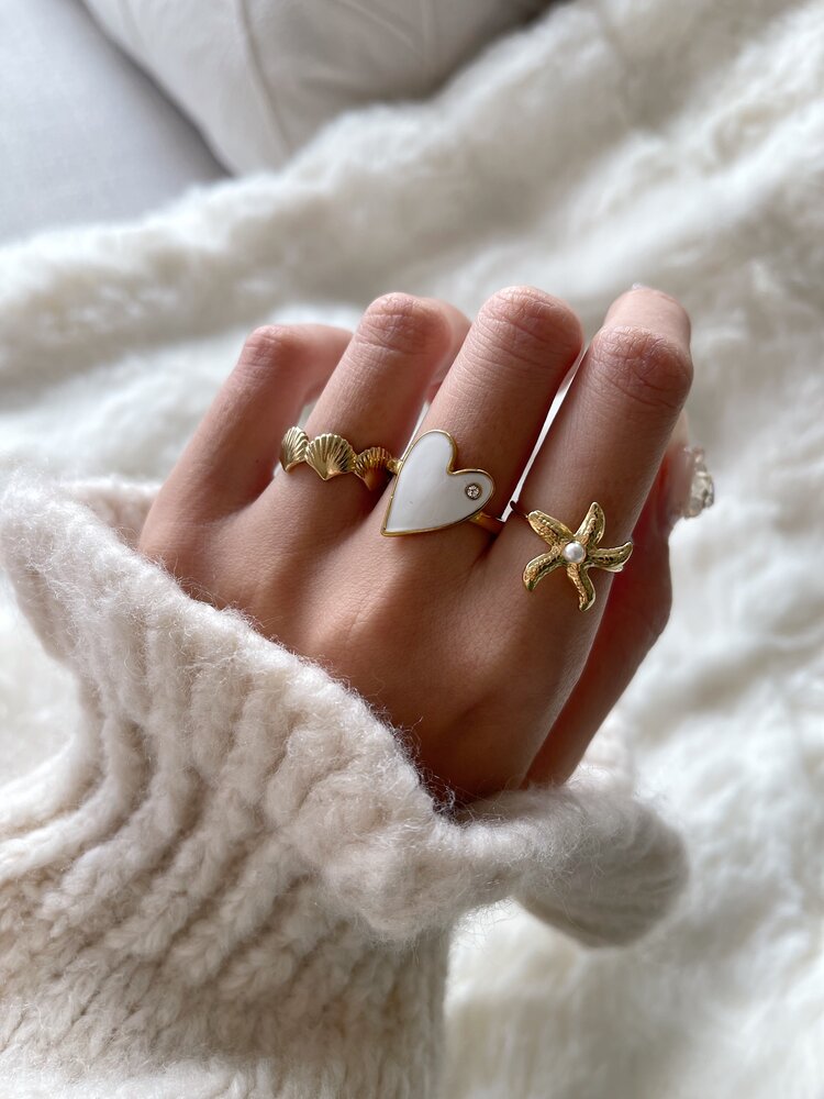 Gold Emaille Heart Diamond Ring  / White