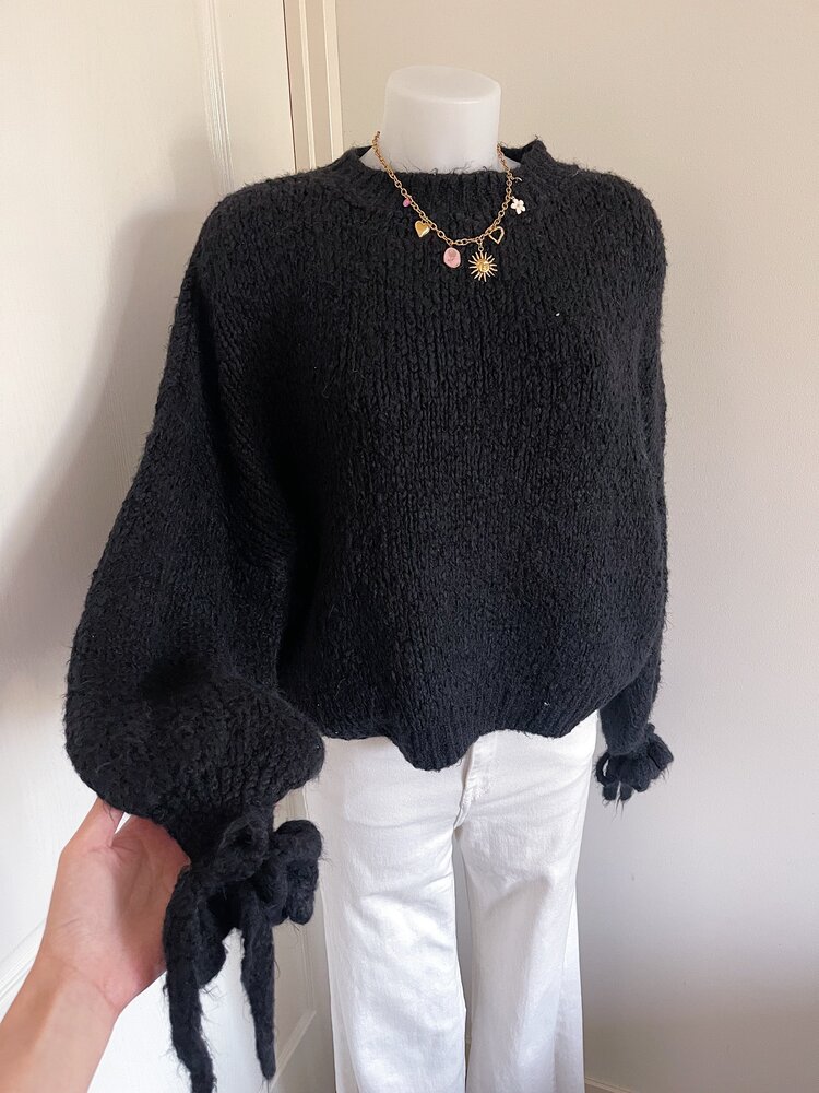 Aileen Oversized Bow Knit Sweater / Black