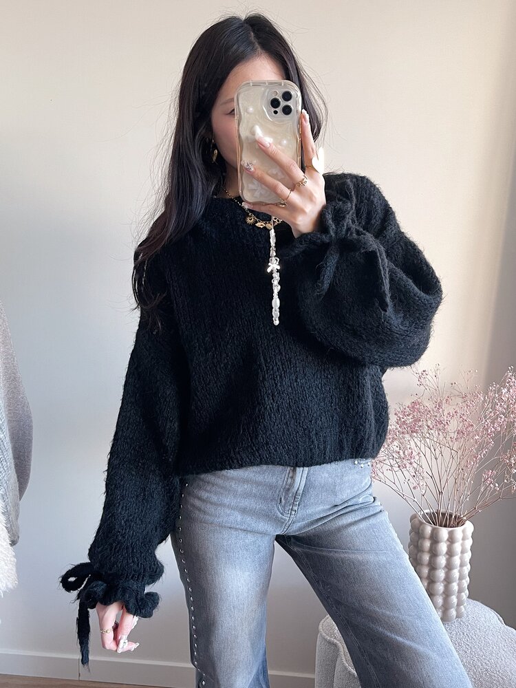 Aileen Oversized Bow Knit Sweater / Black