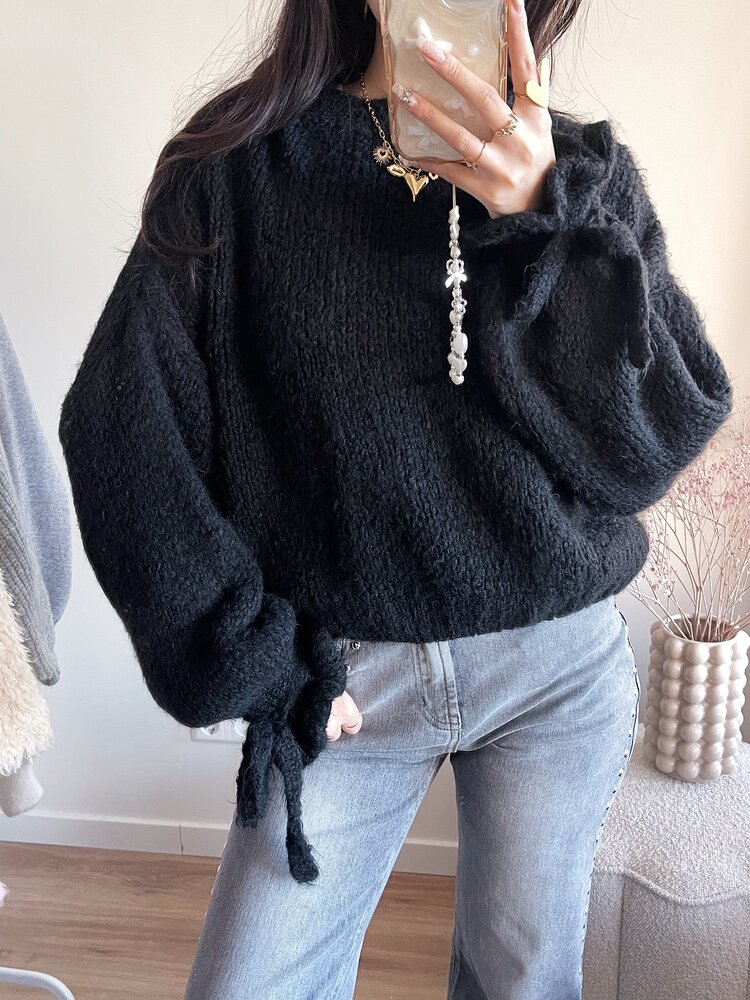 Aileen Oversized Bow Knit Sweater / Black
