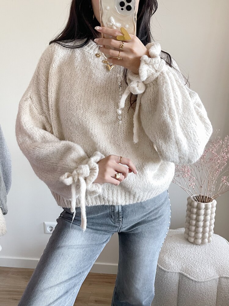 Aileen Oversized Bow Knit Sweater / Off White