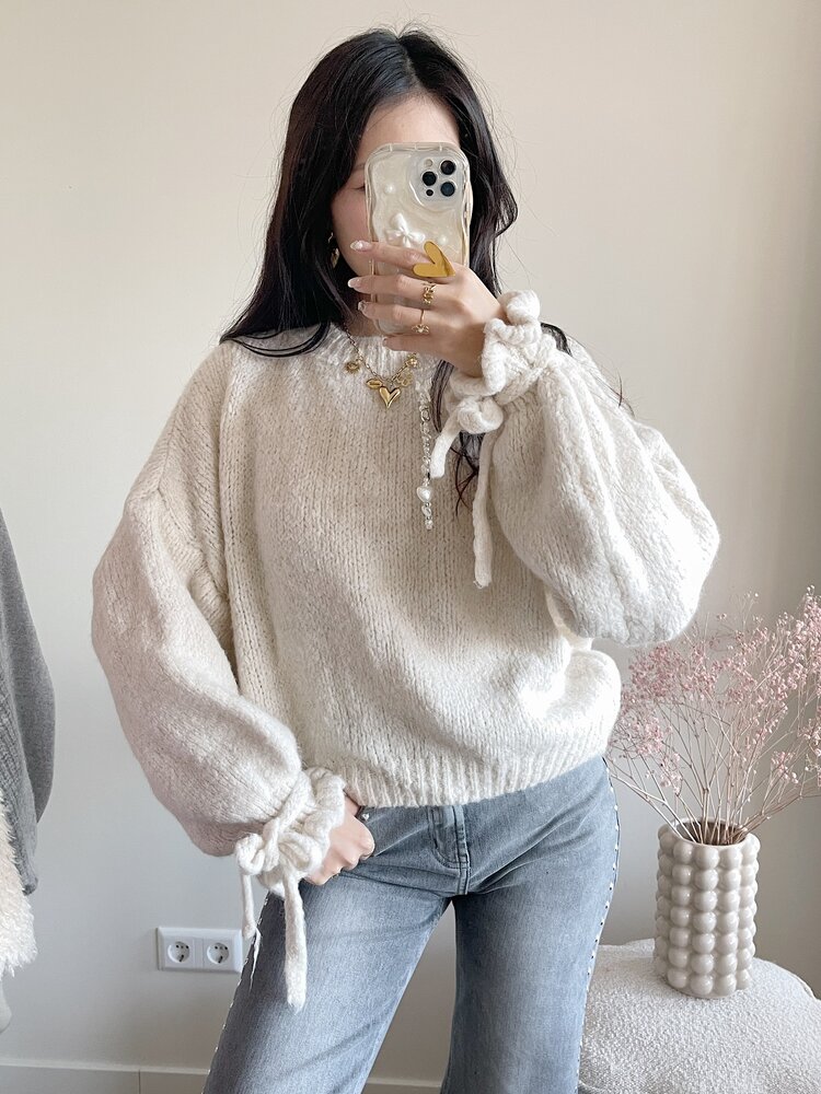 Aileen Oversized Bow Knit Sweater / Off White