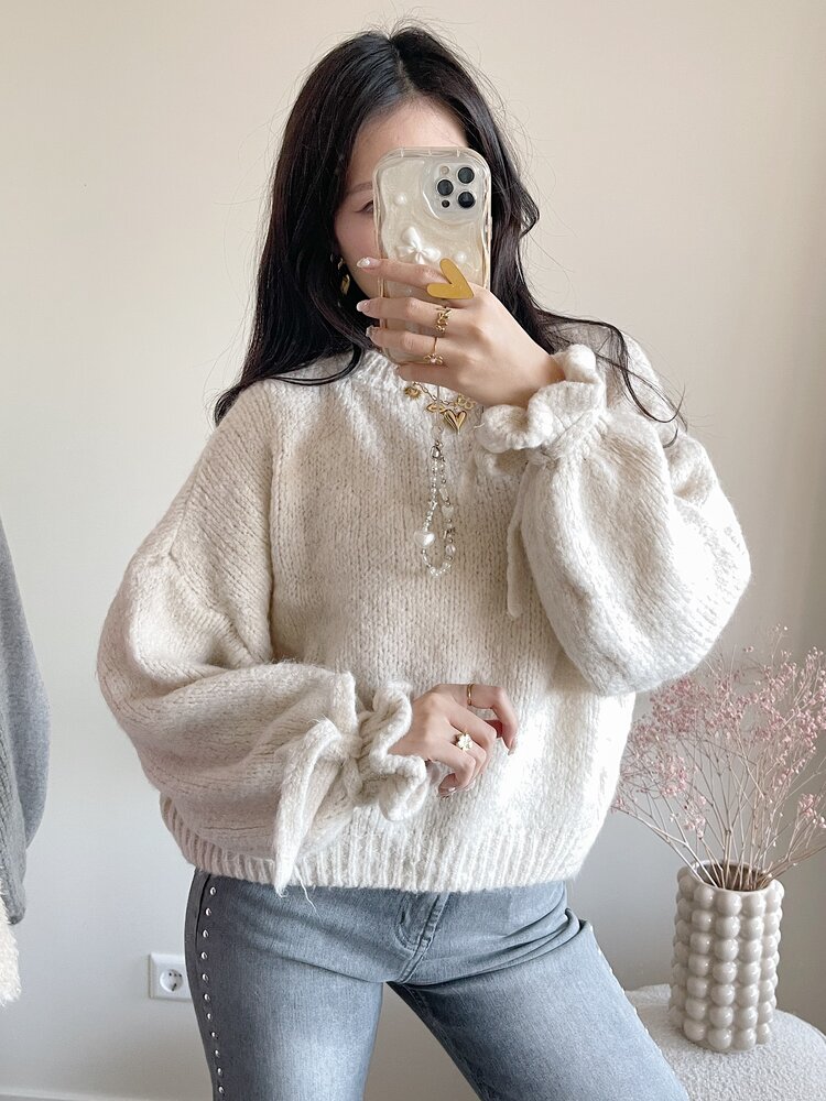 Aileen Oversized Bow Knit Sweater / Off White