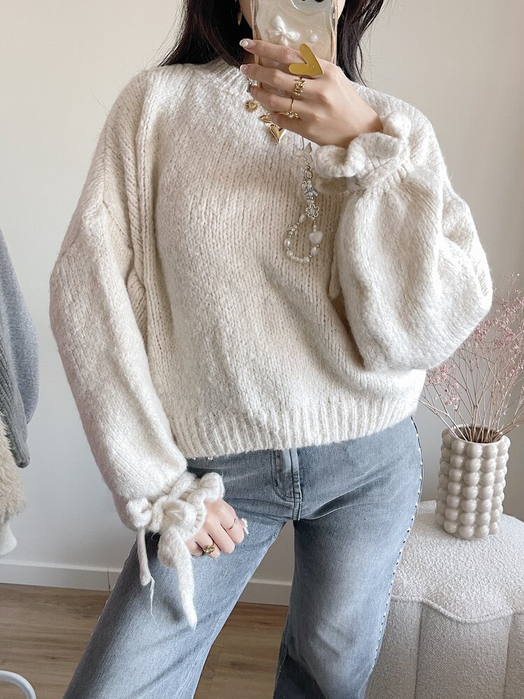 Aileen Oversized Bow Knit Sweater / Off White