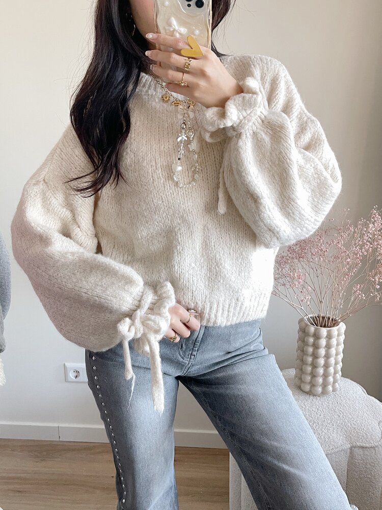 Aileen Oversized Bow Knit Sweater / Off White