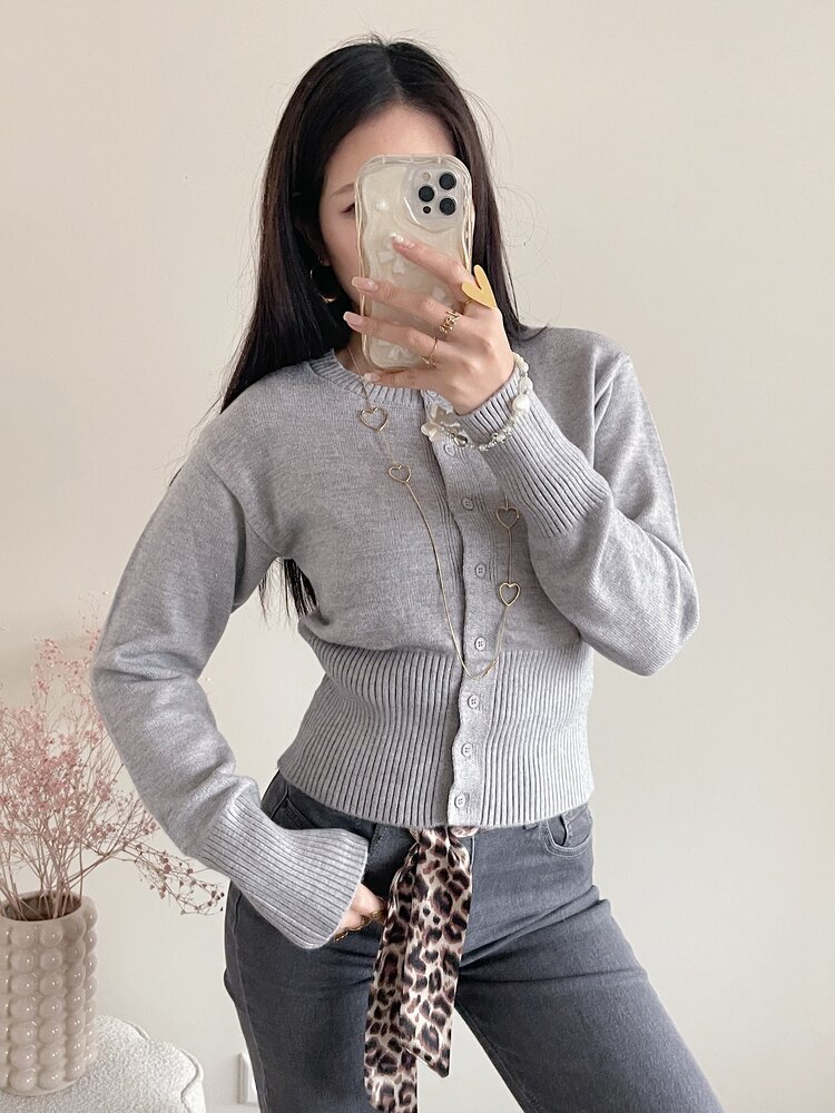 Aila Button Cardigan / Grey