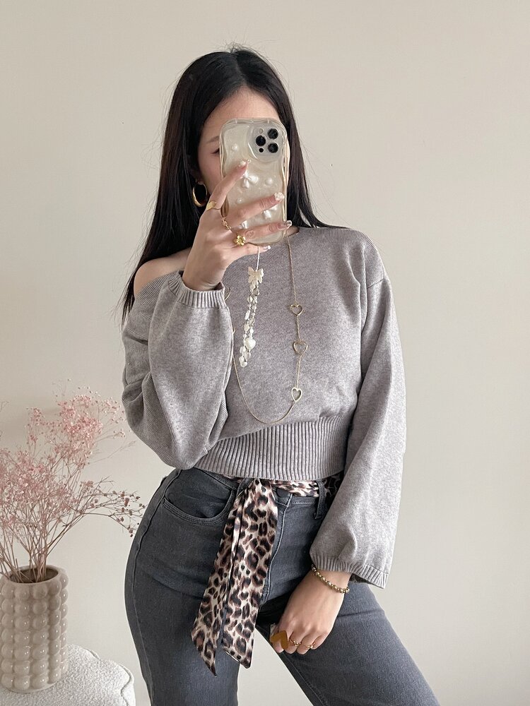 Joyce Off Shoulder Sweater / Grey