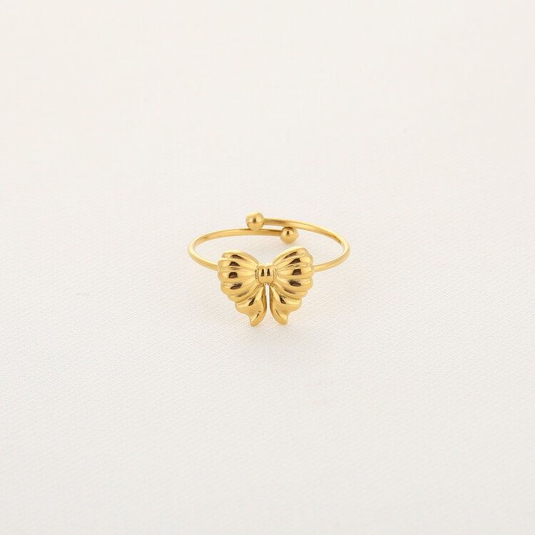 Gold Detailed Bow Ring