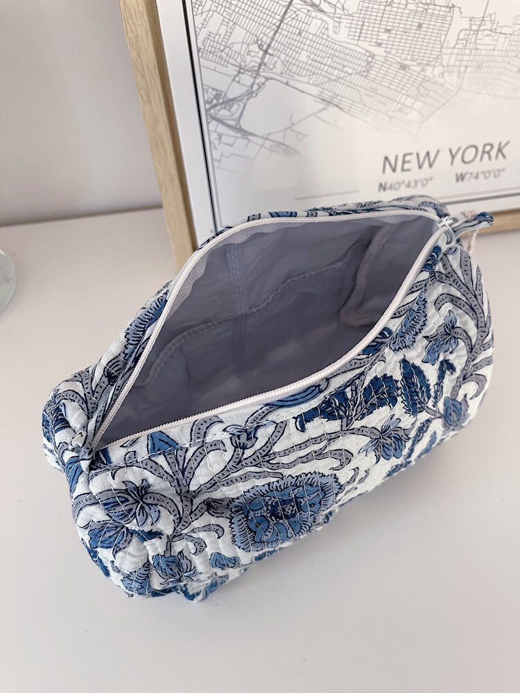 Bali Flower Pouch / Light Blue (M)