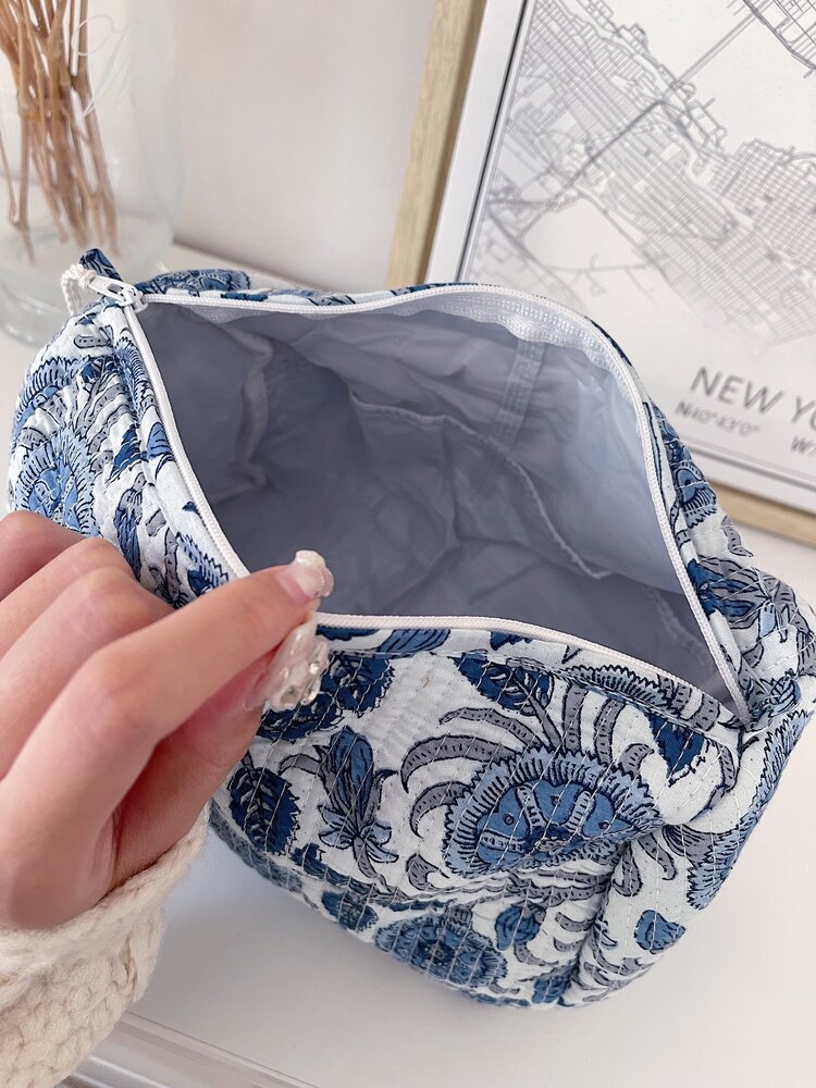 Bali Flower Pouch / Light Blue (L)