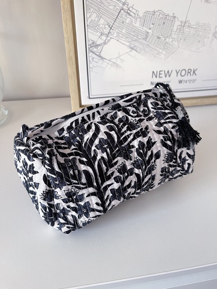 Bali Flower Pouch / White & Black (S)