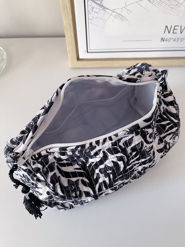 Bali Flower Pouch / White & Black (S)