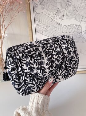 Bali Flower Pouch / White & Black (M)