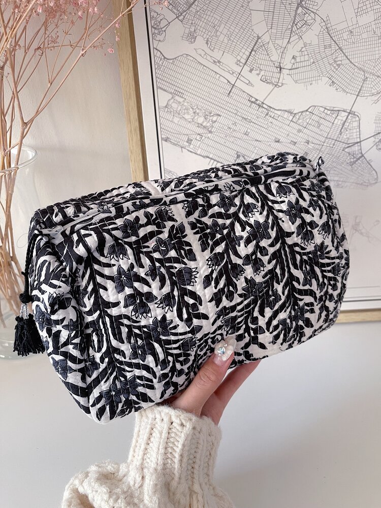 Bali Flower Pouch / White & Black (M)