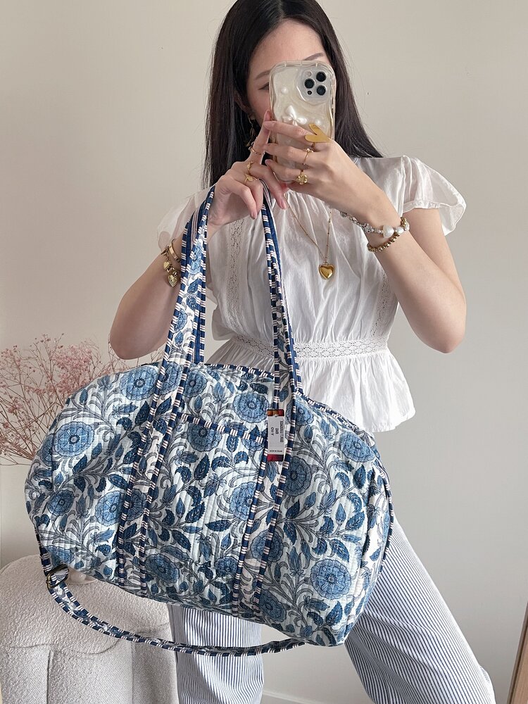 Yasmina Flower Travel Bag / Light Blue