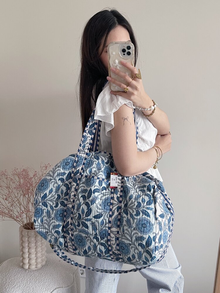 Yasmina Flower Travel Bag / Light Blue