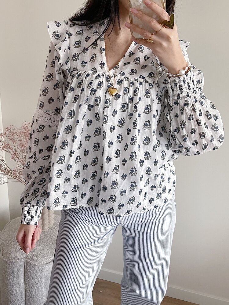 Lenae Ruffle Blouse / Floral Navy