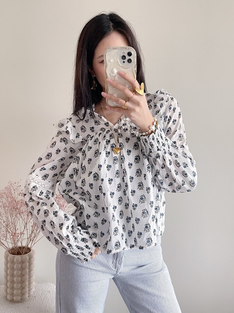 Lenae Ruffle Blouse / Floral Navy