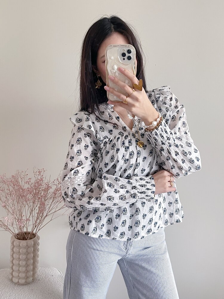 Lenae Ruffle Blouse / Floral Navy
