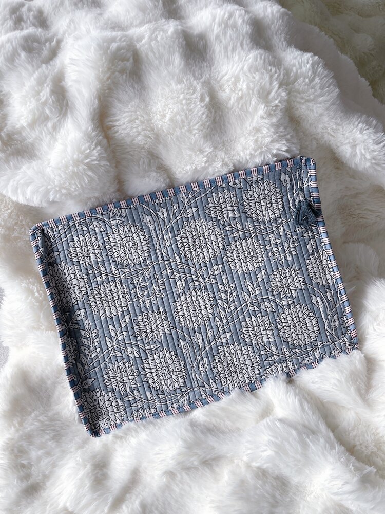 Evia Flower Laptop Pouch / Light Grey