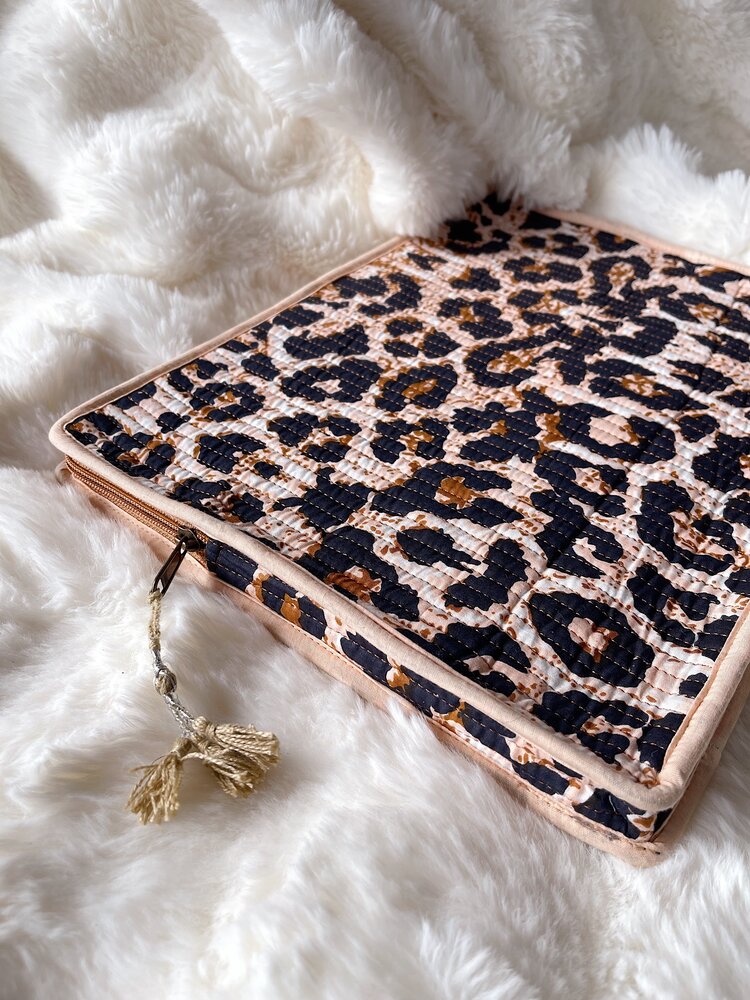 Evia Leopard Laptop Pouch / Brown