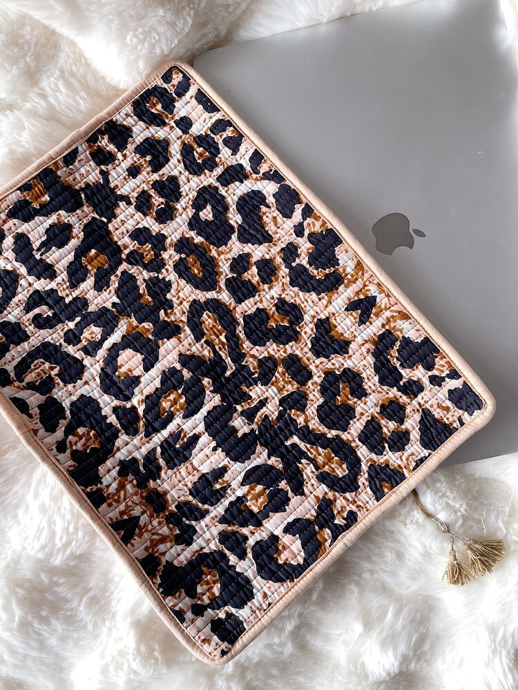 Evia Leopard Laptop Pouch / Brown